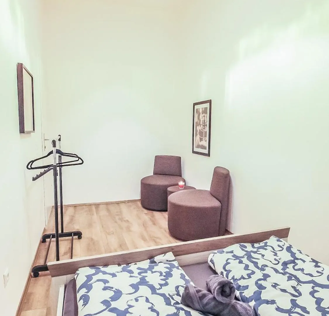 Homestay Comfortable Accommodations In The Alterlaa Area Lv6 Vienna